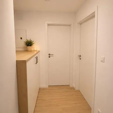 شقة Auerswaldova Center
